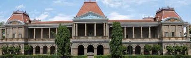  ಕೊರೋನಾ ಸೋಂಕಿತ ವಿಕ್ಟೋರಿಯಾ ಆಸ್ಪತ್ರೆಯಿಂದ ಹಾರಿ ಆತ್ಮಹತ್ಯೆ